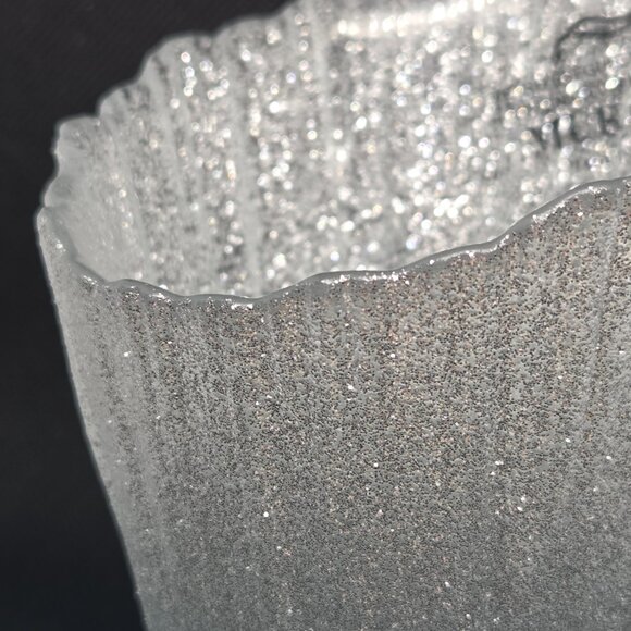 Murano Glass Hand Made in Italy Asymmetrical Vase - Silver Glitter - Picture 8 of 8